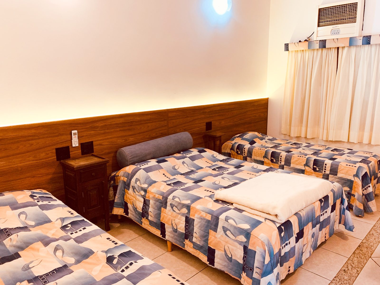 Cama de Casal + Cama de Solteiro